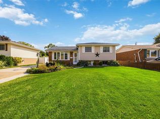 819 Wellington St, Sarnia, ON N7T 1J4