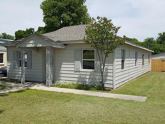 2nd image of 629 Dale Ln