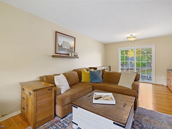 4th image of 23392 Woodview Dr