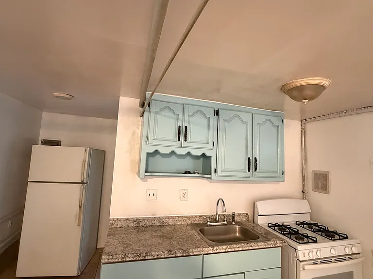 1200 Havemeyer Ave #C — Photo 1