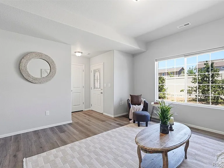 7375 Forest Meadows Ave — Photo 5