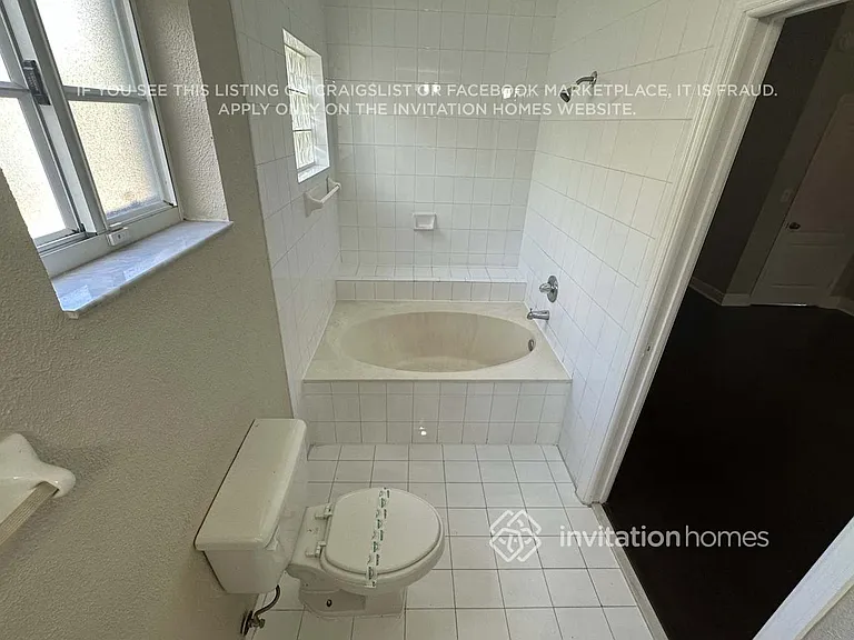8301 NW 194th Ter — Photo 17