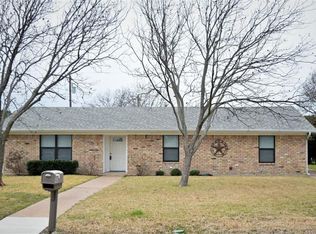 1413 N Davis St, West, TX 76691