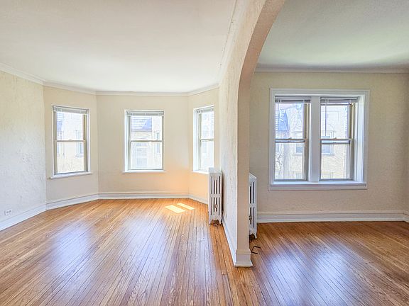 3rd image of 1430 W Farwell Ave APT 3S