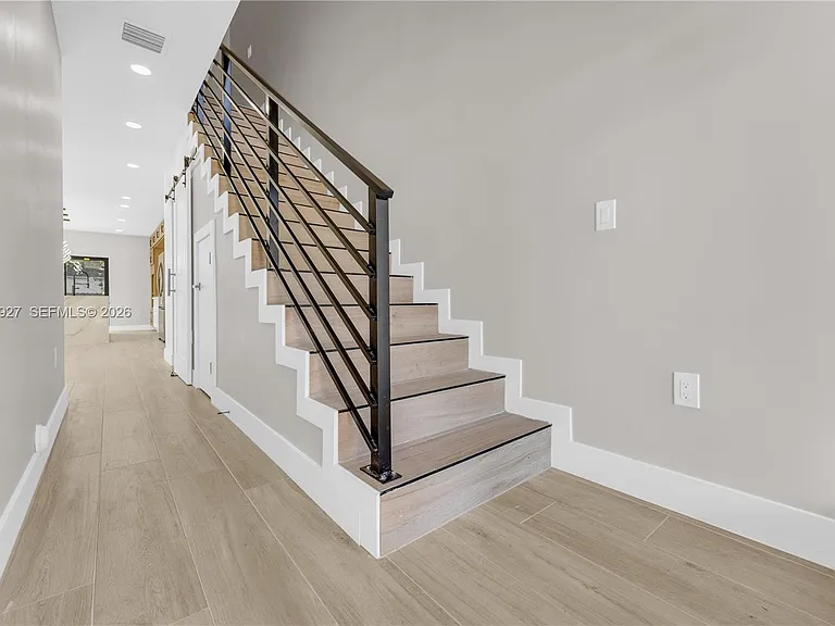 1818 NW 49th St — Photo 12