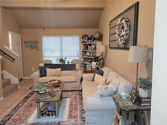 2nd image of 2348 Autumn Chase Loop Unit C