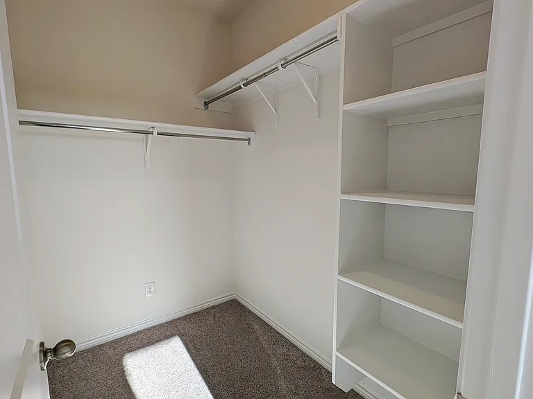 15611 Electra Cir — Photo 10