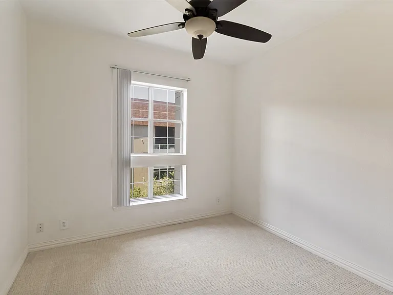 3225 Turtle Creek Blvd #520 — Photo 7