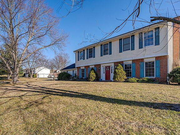 3rd image of 5512 Winesap Dr