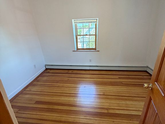 5th image of 195 Waterman St APT 5