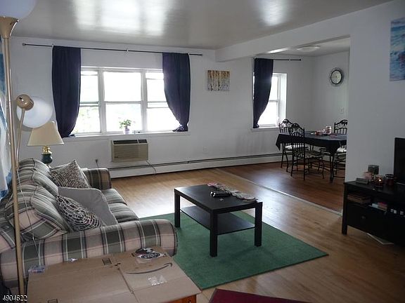 2nd image of 729 Washington Ave #15