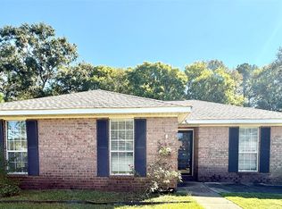 96 Foxdale Rd, Millbrook, AL 36054