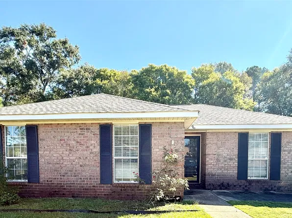 96 Foxdale Rd, Millbrook, AL 36054