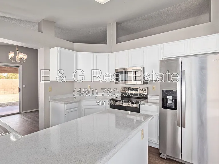 8651 N 107th Dr — Photo 14