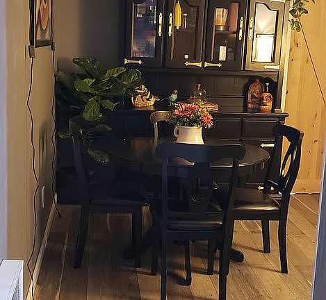 4th image of 1 Satinwood St