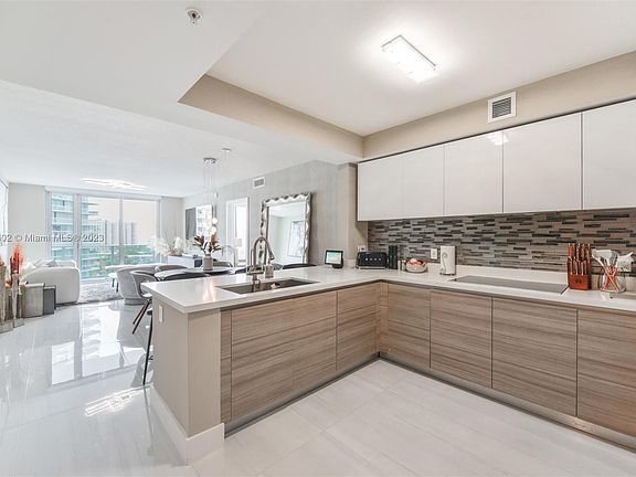 2nd image of 300 Sunny Isles Blvd #4-906