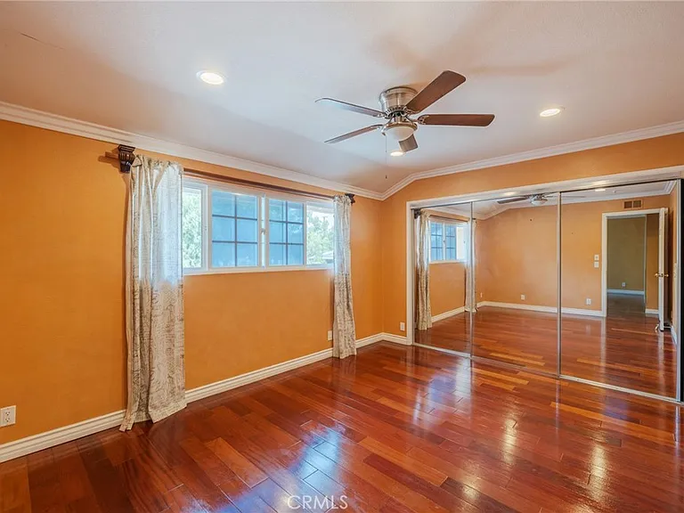 5562 Highland Ave — Photo 13