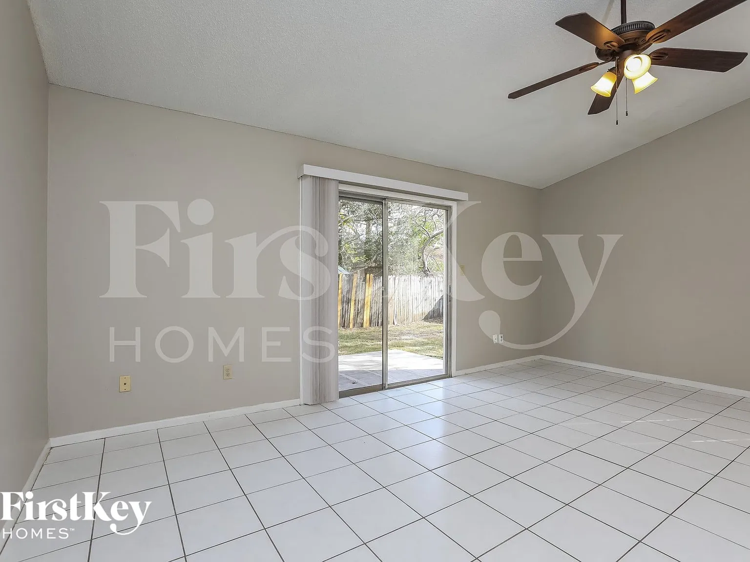 3 bed, 2.0 bath, 1028 sqft, $2,175 — Photo 3