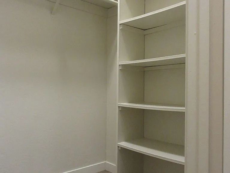 Riverbend Apartments — Photo 30