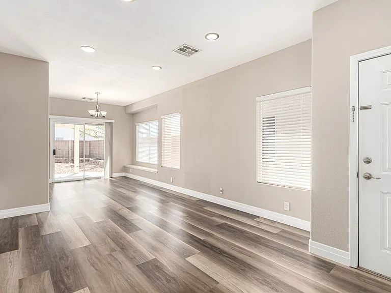5856 Golden Wing St — Photo 5