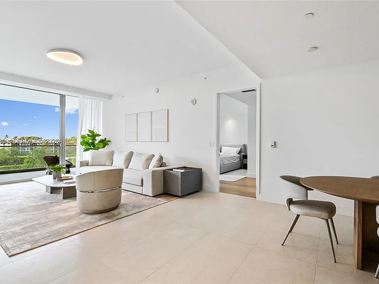 10203 Collins Ave #305 — Photo 4