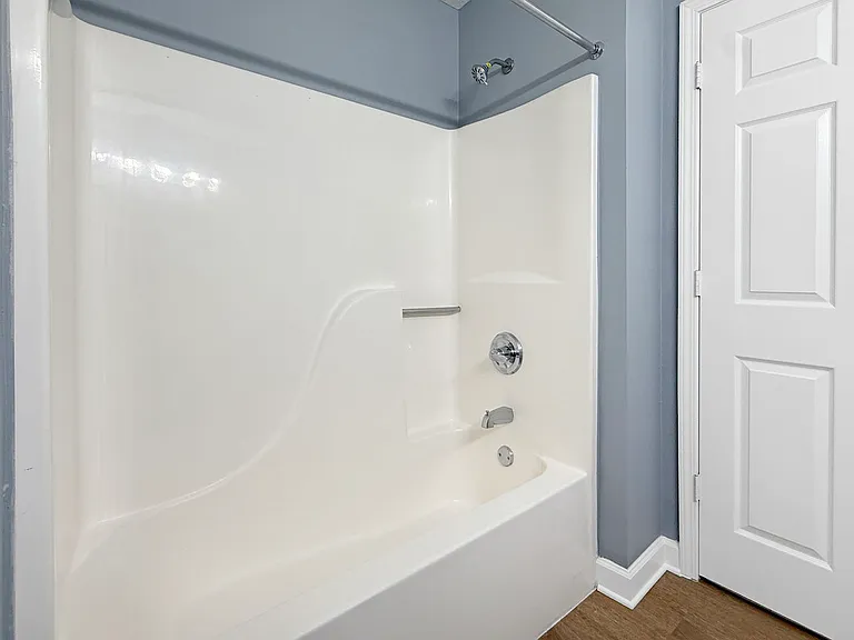 Cross Lake Apartments — Photo 34