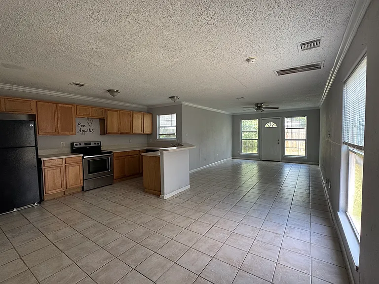 8433 Lawler St #B — Photo 3