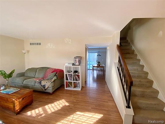 4th image of 3477 Burbank Dr #92
