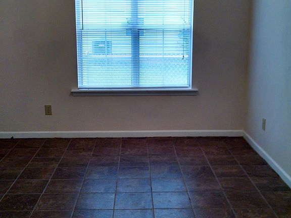 3rd image of 745 Rockhaven Dr