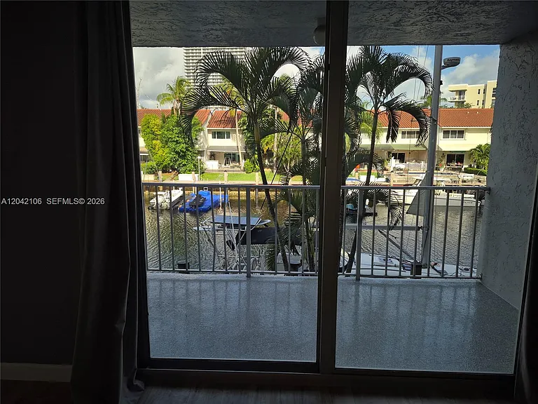 16565 NE 26th Ave #2E — Photo 5