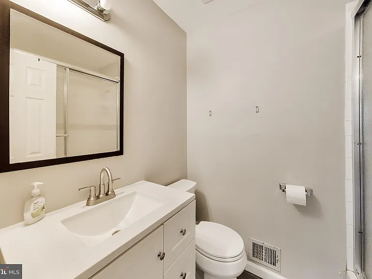 10075 Maple Leaf Dr — Photo 20