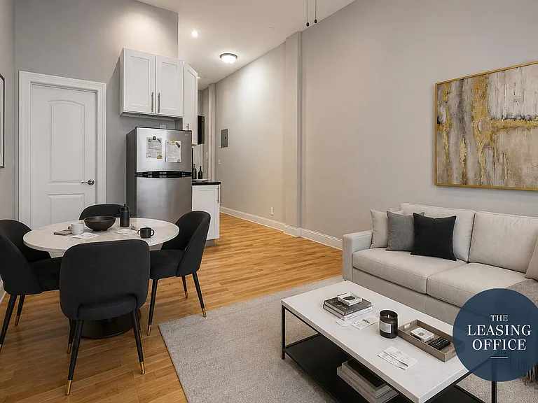 211 W 53rd St #4C — Photo 2