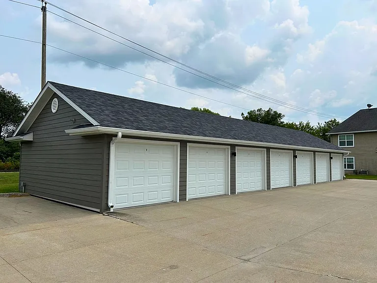 3810 Tiverton Ct — Photo 11
