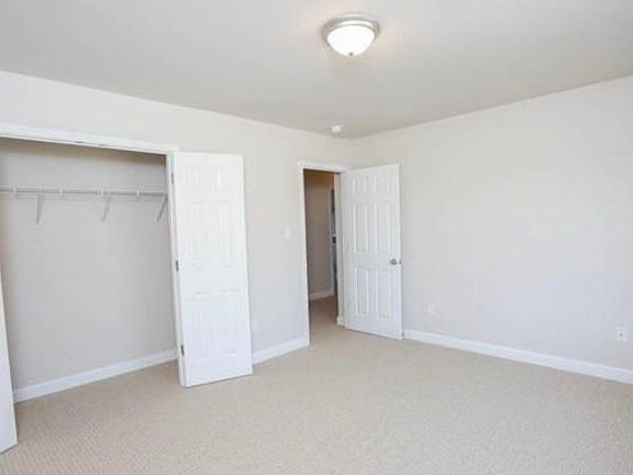 2nd image of 3901 Yosemite Ct