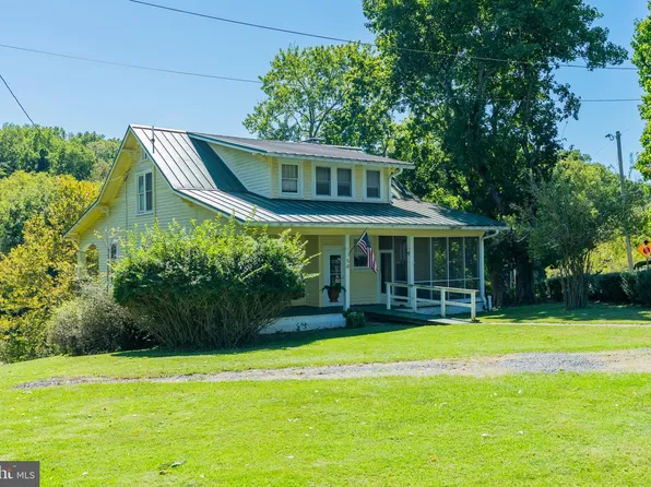 50 High St, Franklin, WV 26807