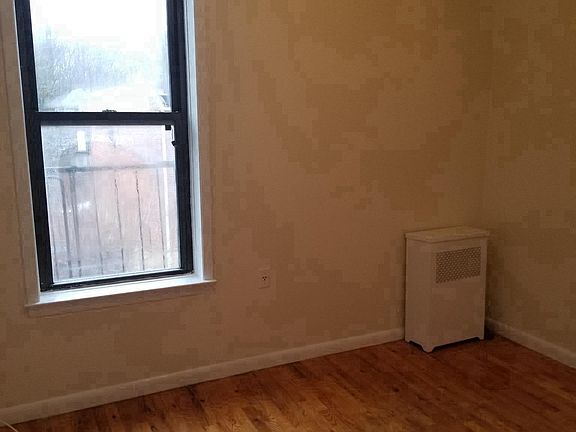 3rd image of 63 E 236th St APT 6