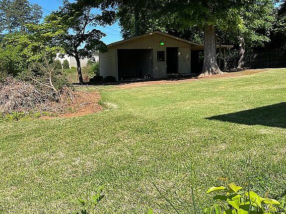 5th image of 1595 S Lake Dr