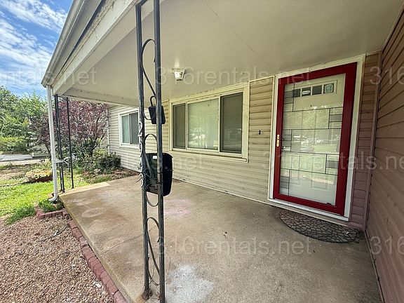 3rd image of 2943 S Volutsia Ave