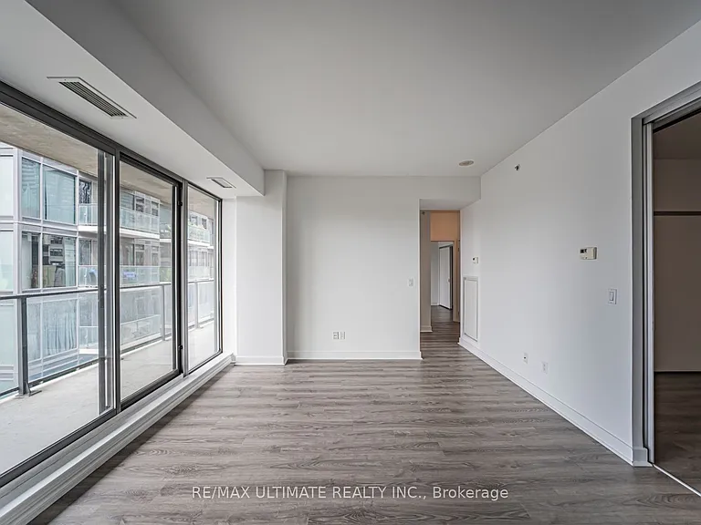 32 Camden St #906 — Photo 13