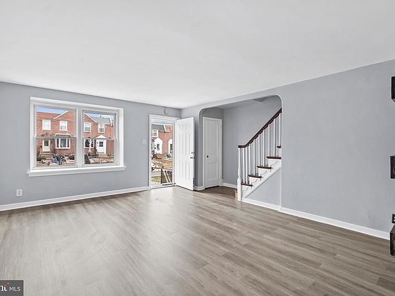 4th image of 3522 Meridian St