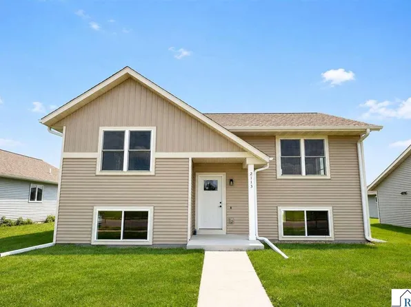 2113 Lunden St, Saint Peter, MN 56082
