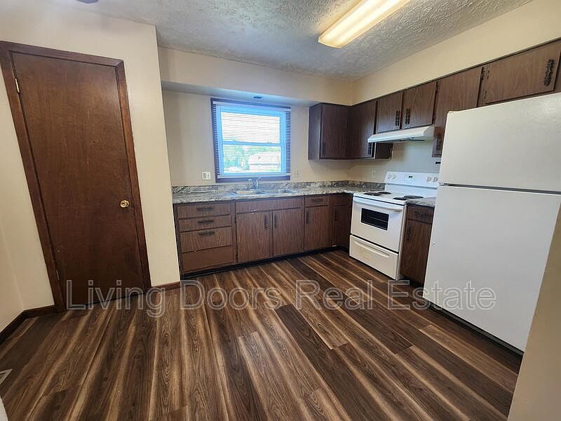 1st image of 1627 Deweese Dr