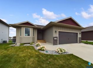 2812 S Richie Dr, Sioux Falls, SD 57106