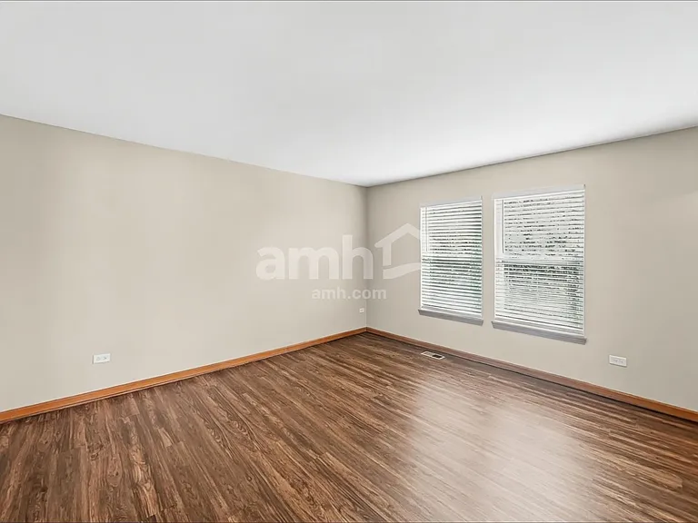 3229 Kenilworth Ln — Photo 17