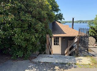 570 Eastside Rd, Wrentham, MA 02093