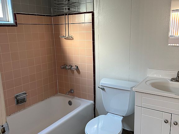 5th image of 2773 Alma St