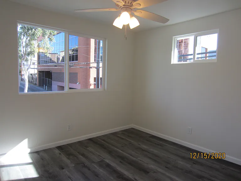 1705 Thayer Ave — Photo 5