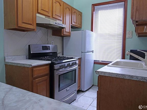4th image of 2168 35th St APT 5D