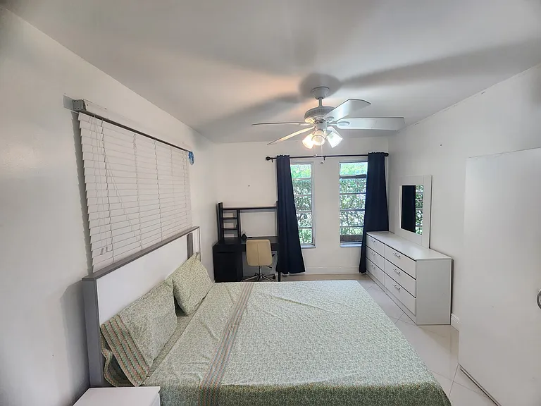 SW 103rd Pl — Photo 5
