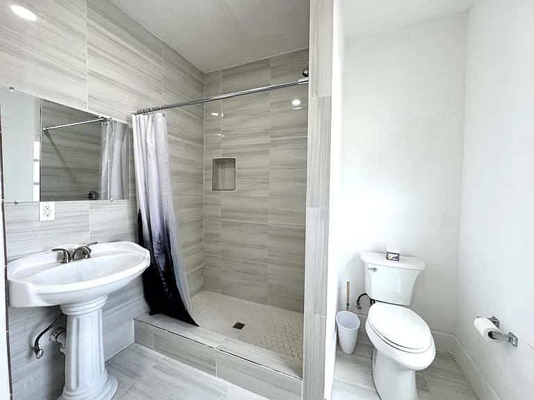 56 Pinckney St #2 — Photo 11